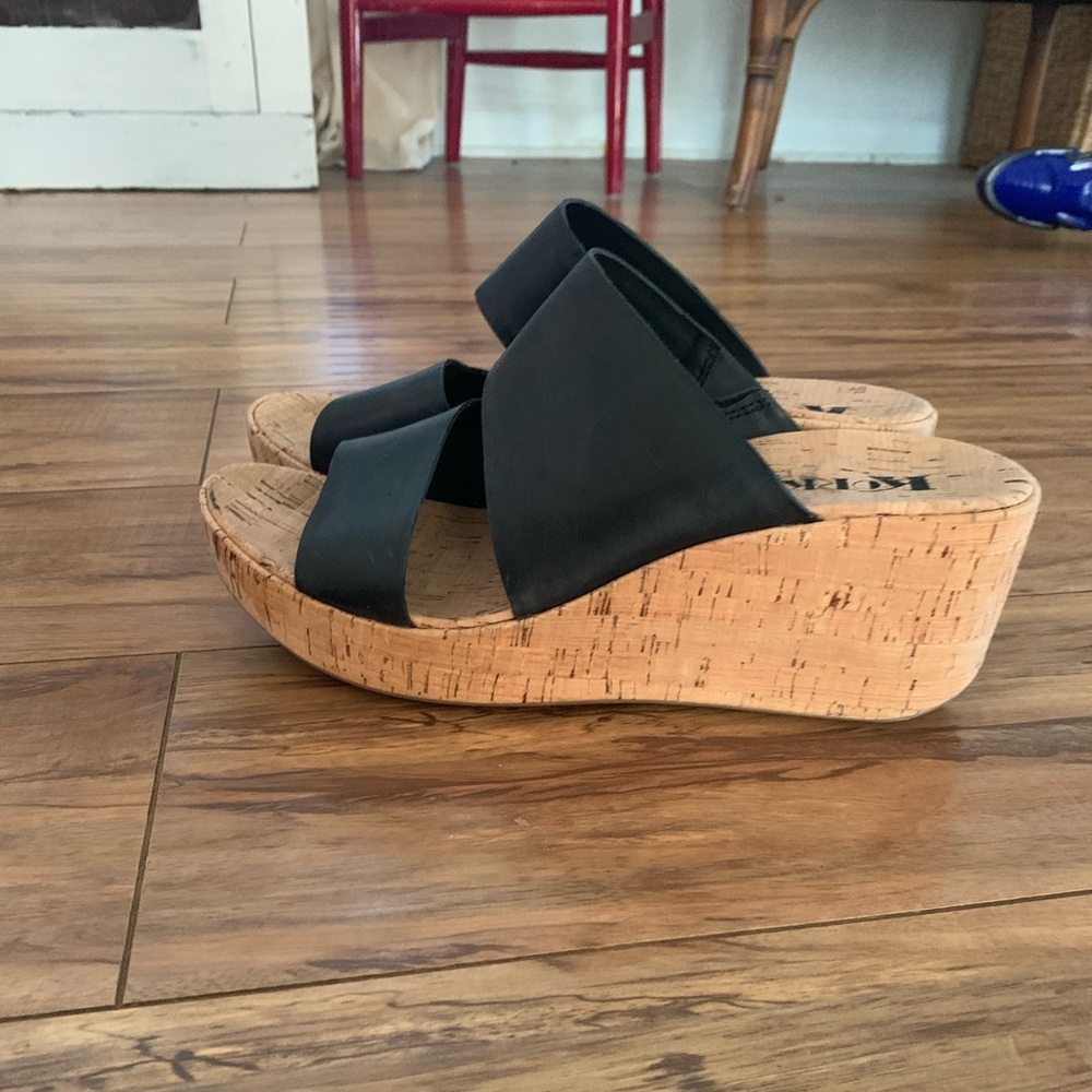 Korks size 10 black leather strap  wedges